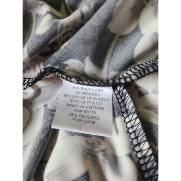 NY COLLECTION Women's black and white floral pull on skirt plus size 1x NWT - Picture 2 of 3